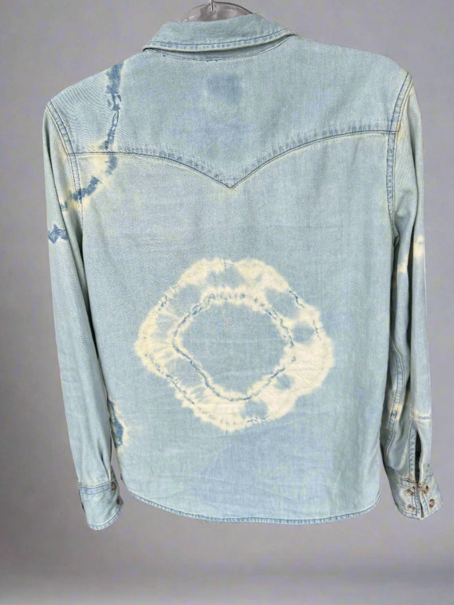 Classic Levi’s Buttondown Shirts